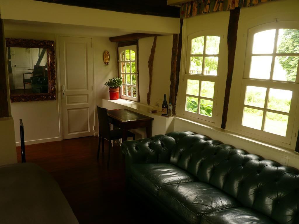 La Bonne Auberge - Seine Panorama Sas Vieux-Port Buitenkant foto